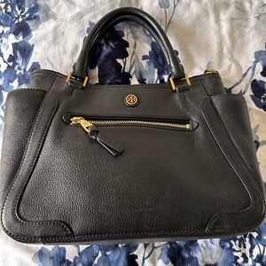 Tory Burch Classic "Frances" Black Handbag/Crossbody bag